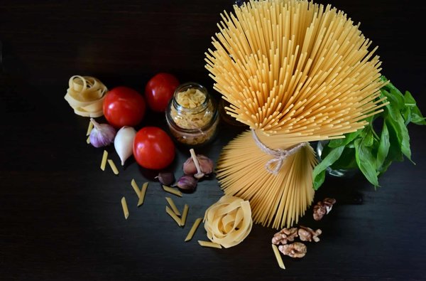 Quels sont les avantages des écrans OLED pour les amateurs de cinéma à domicile ?